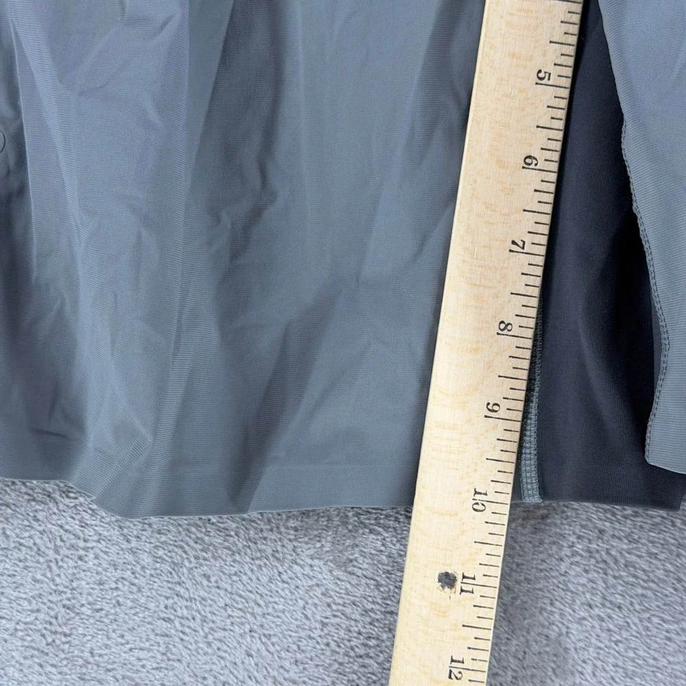 Lululemon Mens Gray Athletic Training Running Shorts Zipper Pocket Size Medium